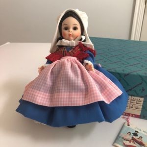 Madame Alexander Doll Belgium